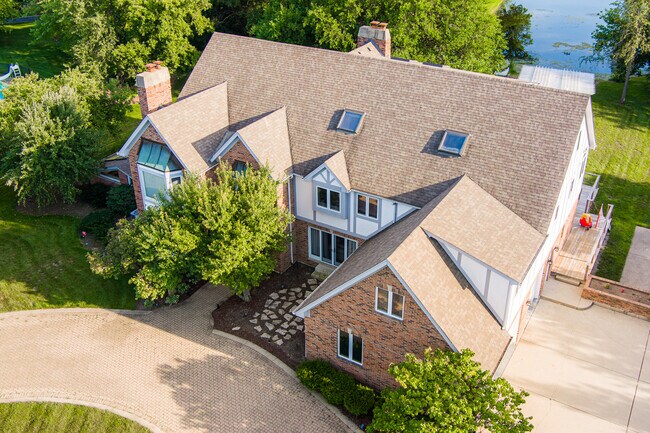 Building Photo - 22199 W Thornridge Dr