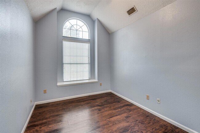 Building Photo - 7700 Windmere Ct