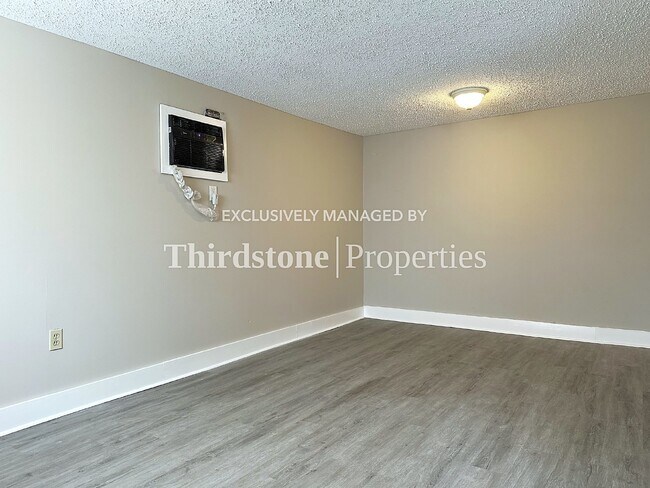 Building Photo - 459 W 59th St