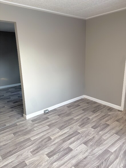 Building Photo - 4172 Fenton Rd