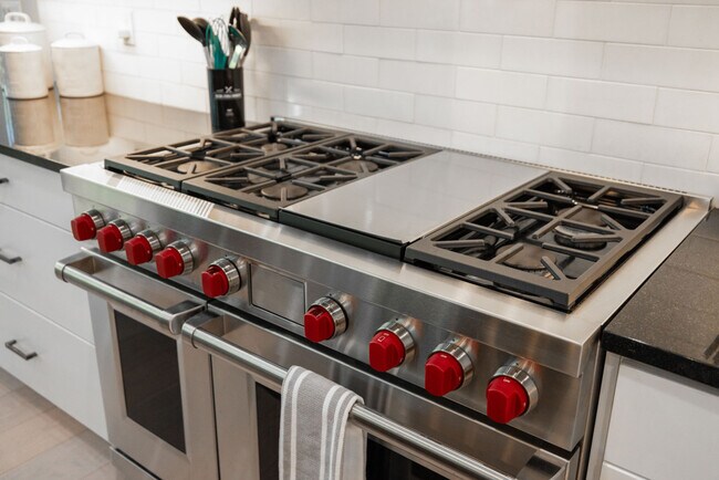 Building Photo - 255 Matterhorn Dr