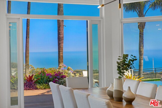 Building Photo - 5868 Zumirez Dr