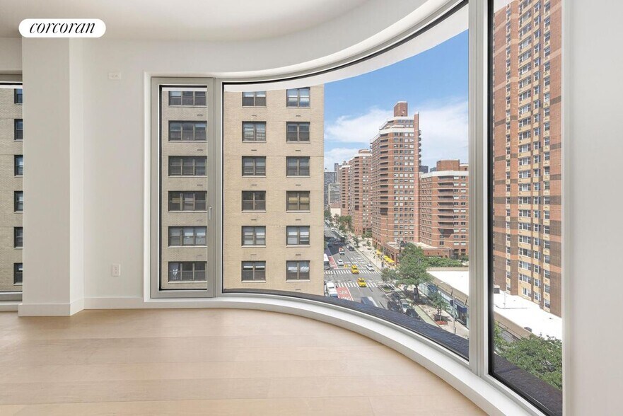 Building Photo - 250 E 25th St