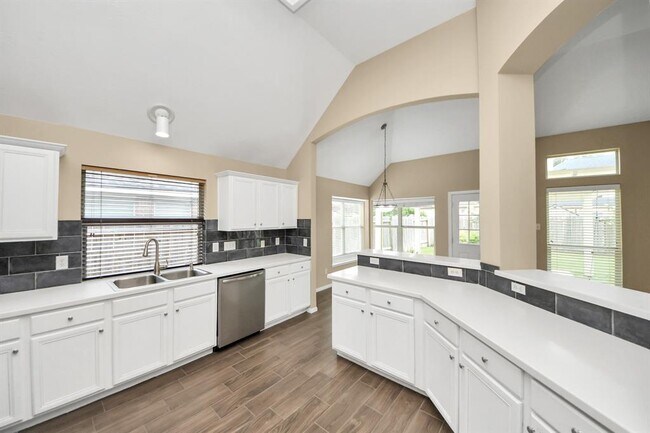 Building Photo - 1603 Martin Lake Dr