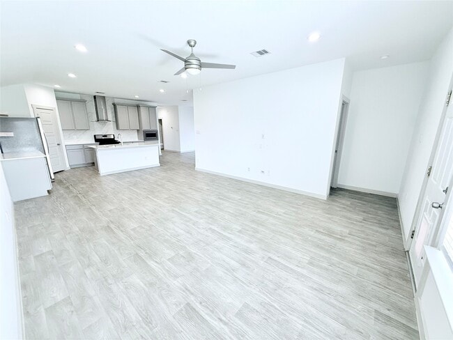 Building Photo - 2824 Gunnersbury Dr