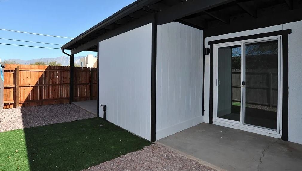 Building Photo - 3318 E Presidio Rd