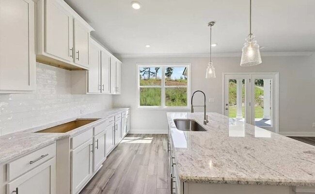 Building Photo - Welcome to Overlook at Marina Bay: Luxury and Comfort Combined