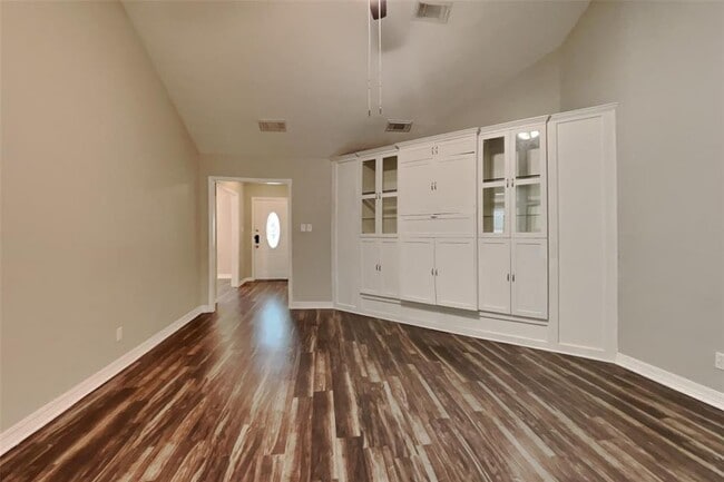 Building Photo - 15114 Stillcreek Dr