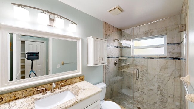 Building Photo - 959 N Hwy A1A