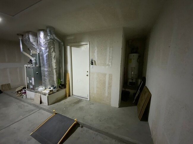 Building Photo - 3 Bedroom Single Story Home Near Unser Blv...