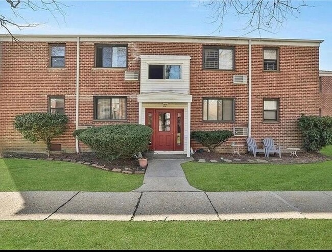 Primary Photo - 12 Lawrence Dr
