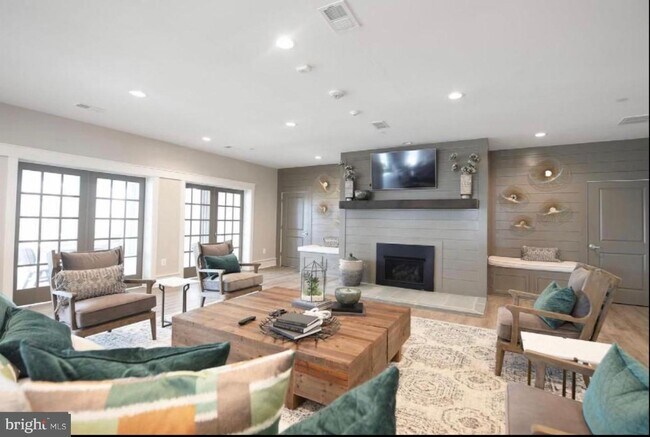 clubhouse - 624 Heathland Trl