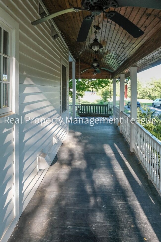 Building Photo - Dream home in Altamont