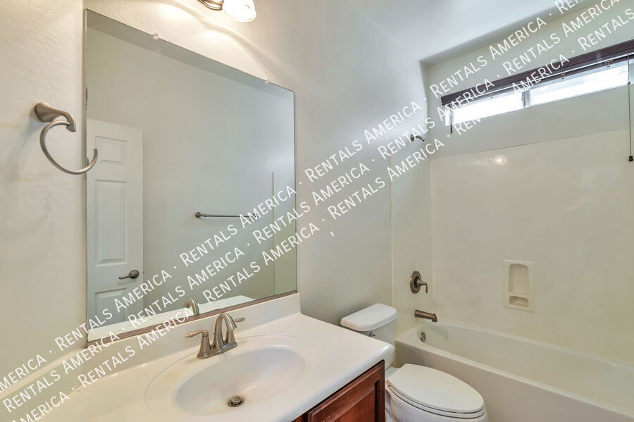 Building Photo - 5433 W Redbird Rd