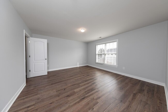 Building Photo - 209 Quarterpath Rd