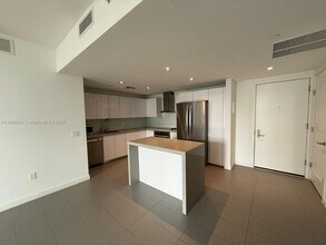 Building Photo - 1600 NE 1st Ave