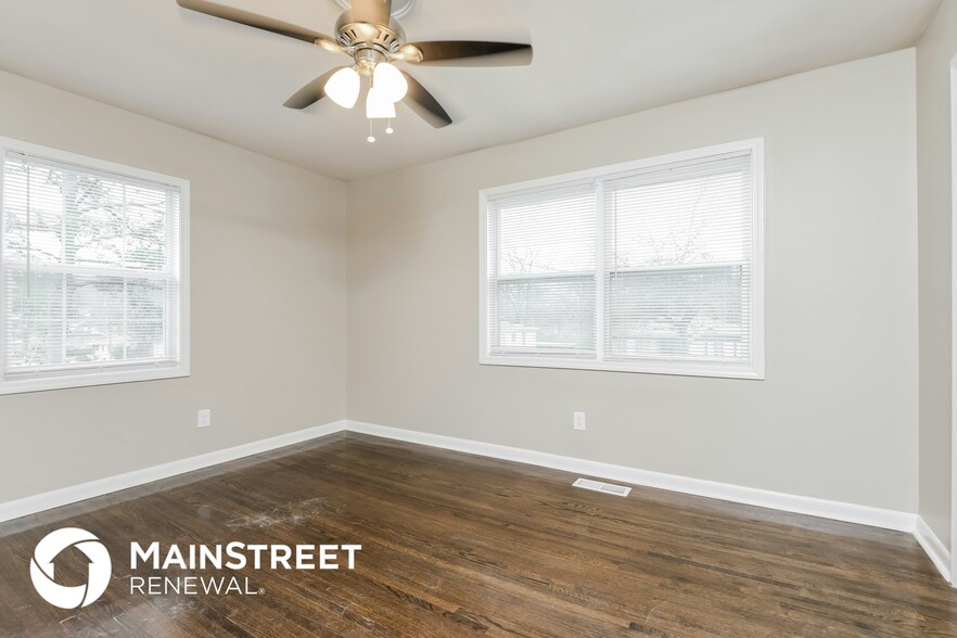 Building Photo - 716 71st Pl S