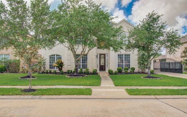 Building Photo - 1510 Lake Grayson Dr