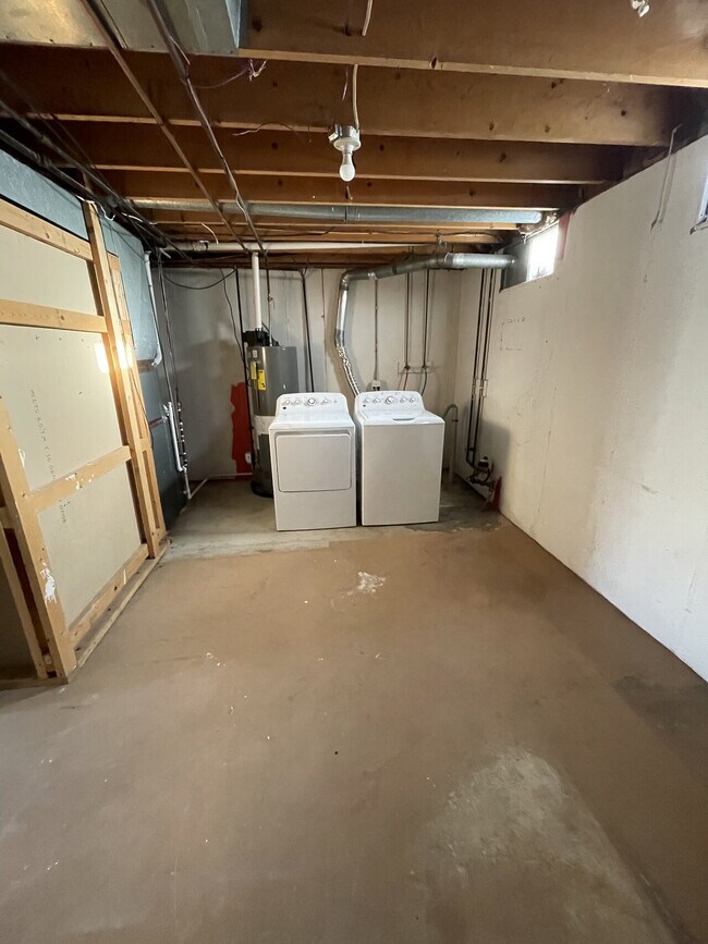 Building Photo - Woodward Duplex