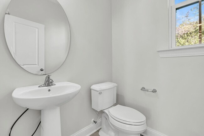 Building Photo - 1226 Tice Ln