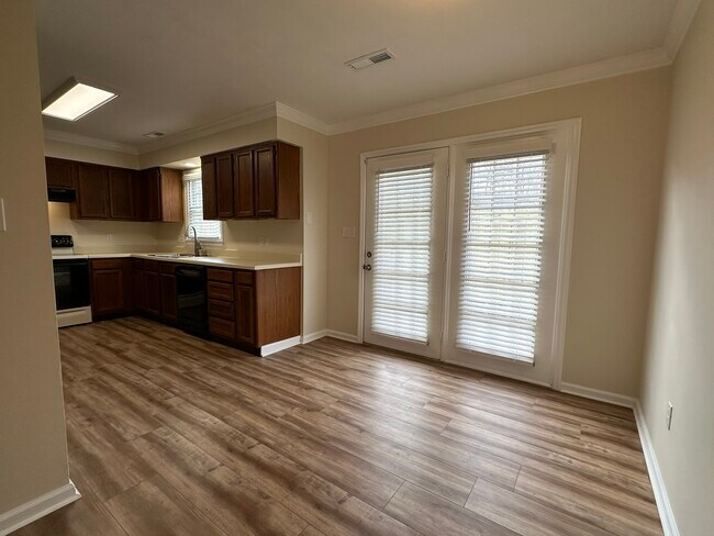 Building Photo - 328 Brookside Ct