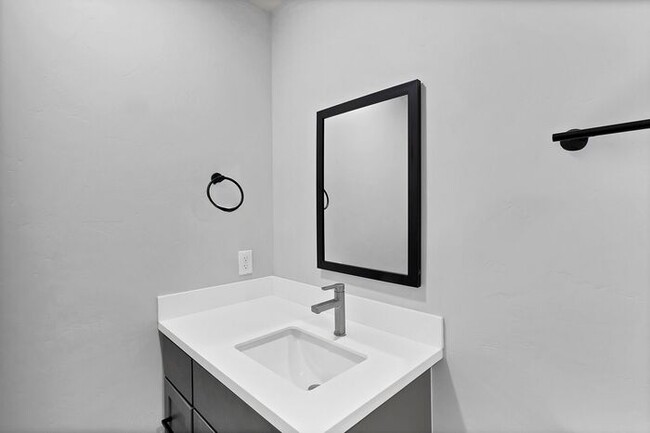 Building Photo - Stylish & Move-In Ready Homes in the Desir...