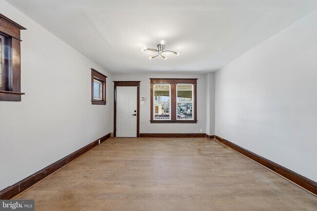 Building Photo - 1424 Hamilton Ave