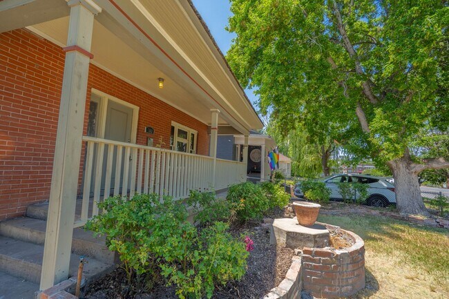 Building Photo - Single-Level 3 Bed / 2 Bath in Ogden — 1907 Charm Near Historic 25th Street