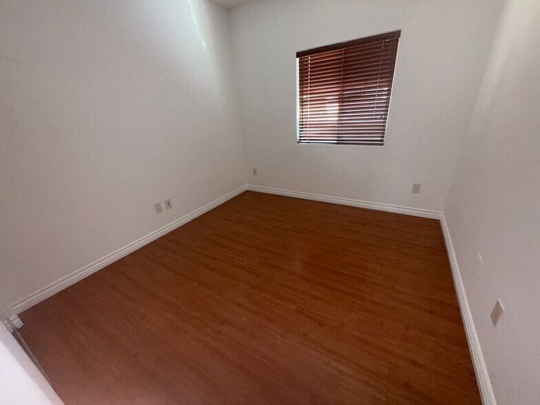 Building Photo - 2244 Ripple St