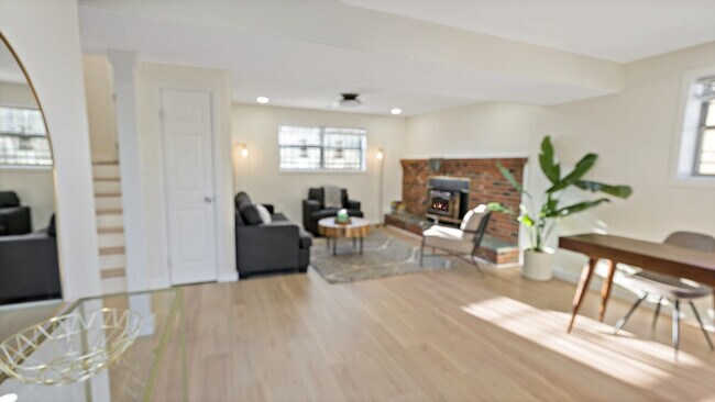 Building Photo - 228 Maryland Park Dr