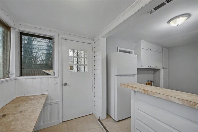 Building Photo - 725 Matilda Pl NW