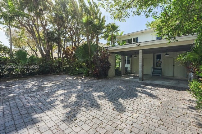 Building Photo - 3911 Ponce de Leon Blvd