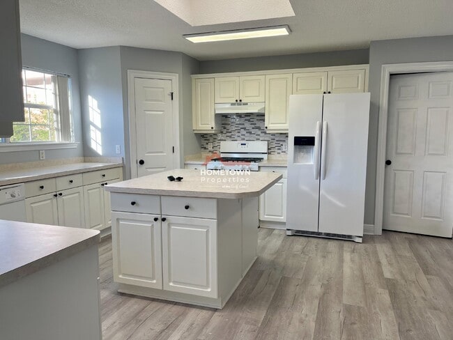 Building Photo - 3/2 Home in Cantonment