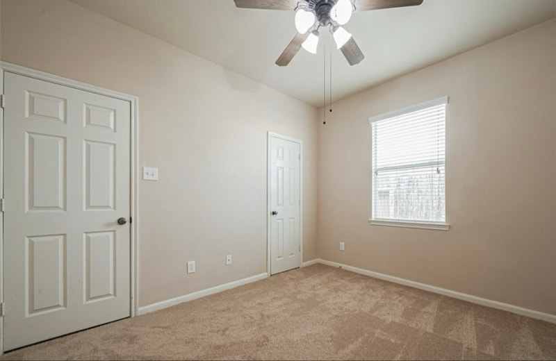 Building Photo - 7411 Jacobs Well Dr