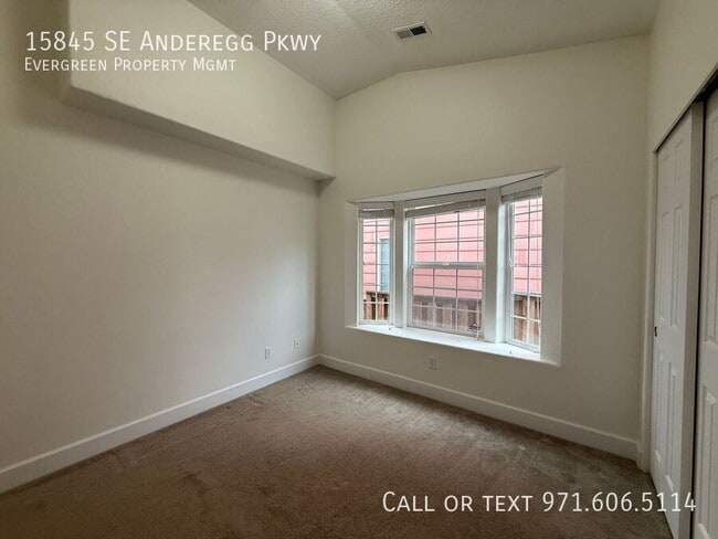 Building Photo - 15845 SE Anderegg Pkwy