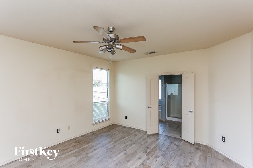 Building Photo - 14413 Artesia Ct