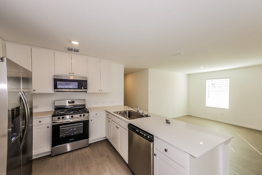 Building Photo - 10724 Gun Barrel St