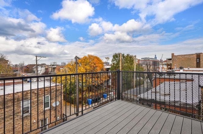 Building Photo - 2248 W Taylor St