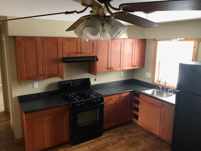 Building Photo - 4305 Sioux Ln