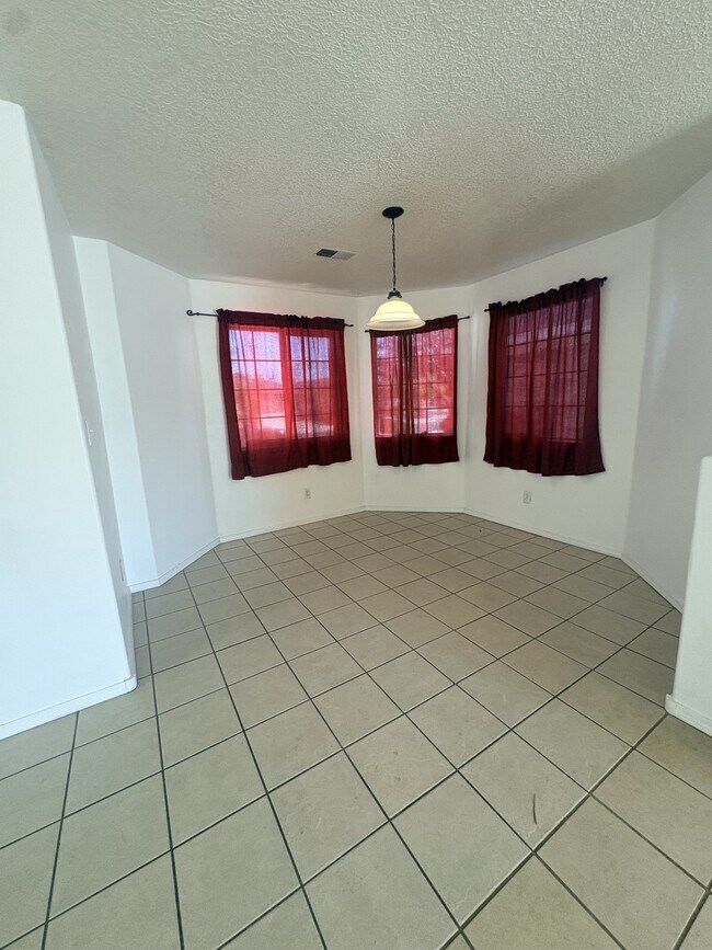 Building Photo - 8308 Vista Clara Ln SW