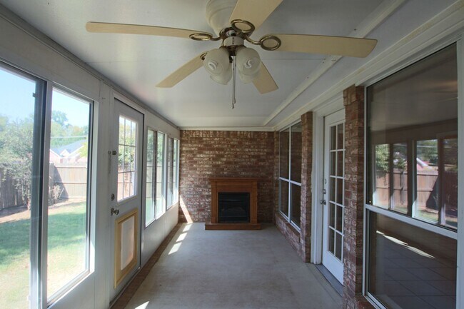 Building Photo - Beautiful 3 Bedroom in Tyler! Coming Soon!