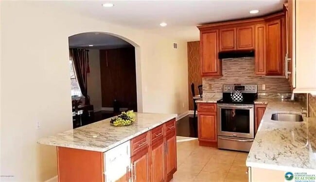 Building Photo - 5145 White Birch Dr
