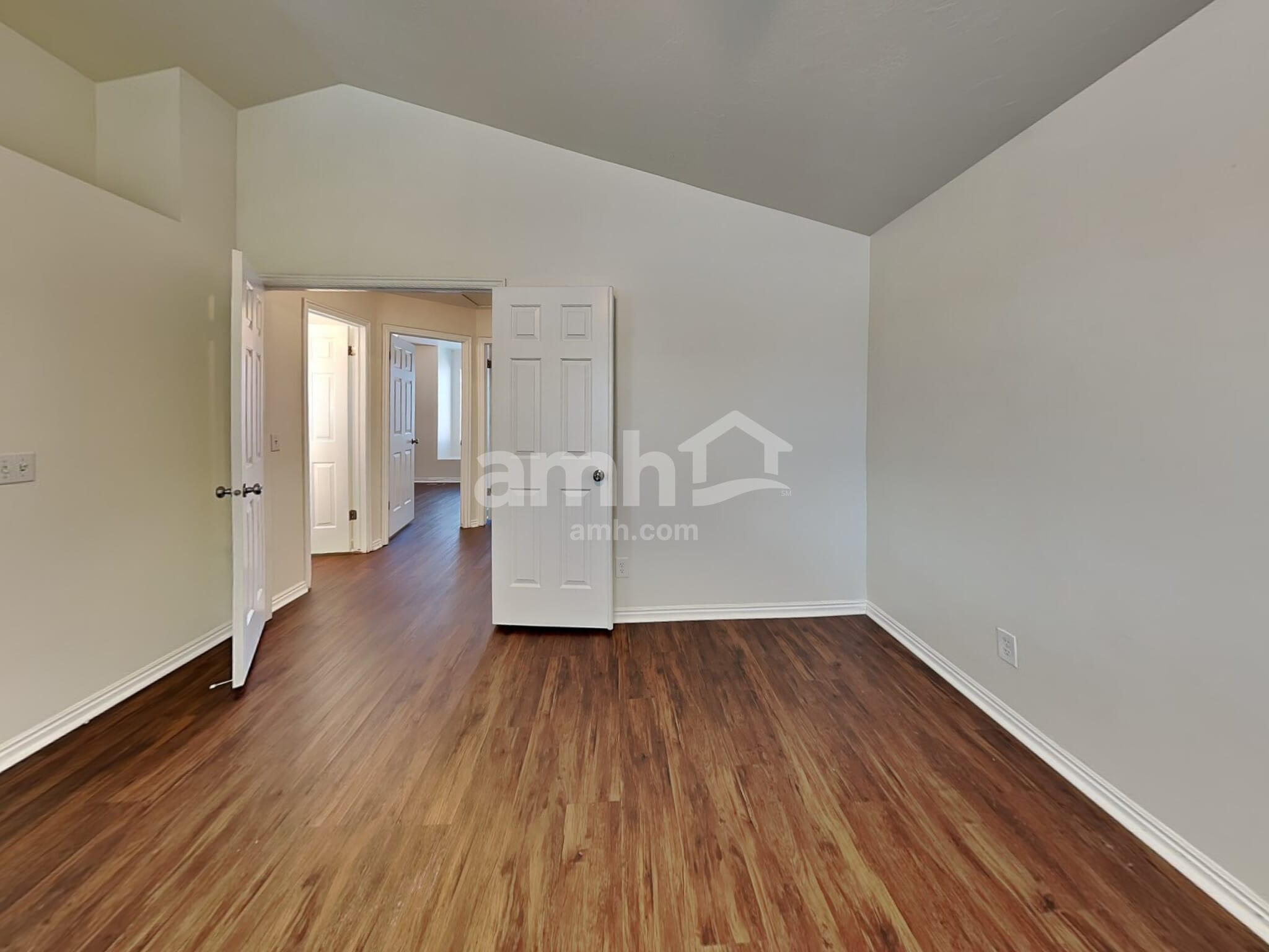 Building Photo - 1008 E 11780 S