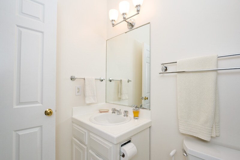 Bathroom 1 - Ensuite with Primary Bedroom - 1406 Post St
