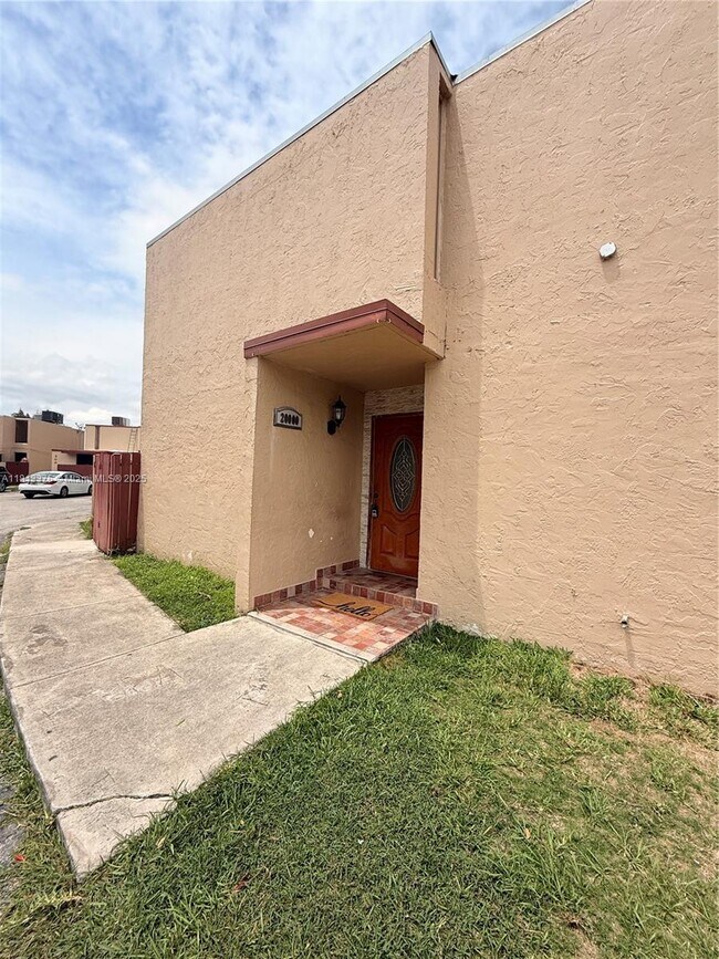 Building Photo - 20000 SW 123rd Dr