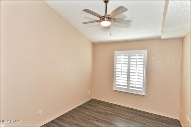 Building Photo - 1416 Stone Canyon Way