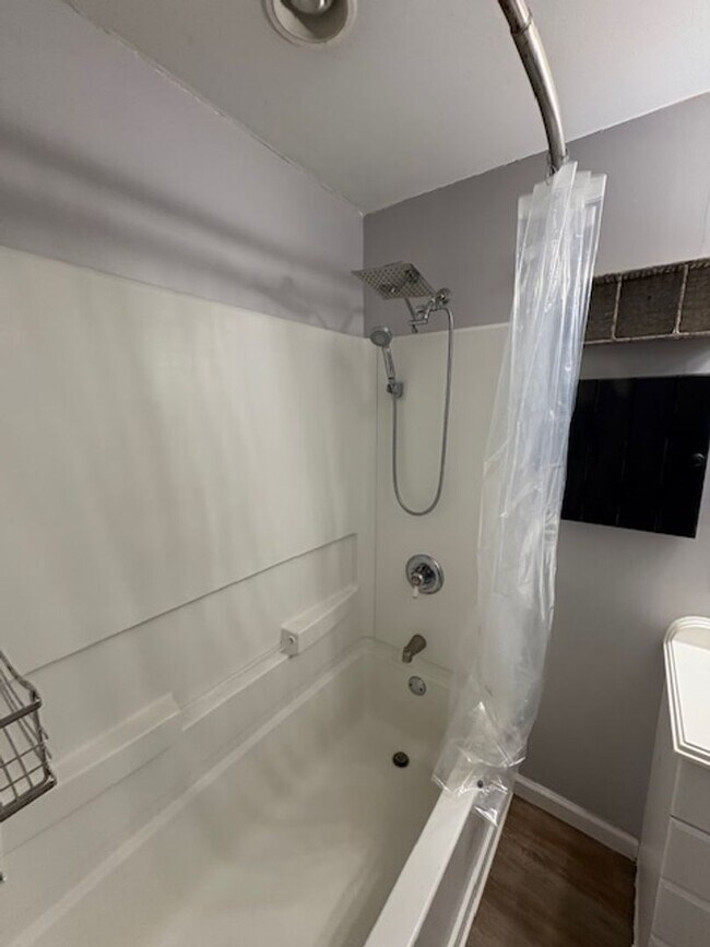 Building Photo - 3 Bedroom, 1 1/2 Bath Home in Huber Heights