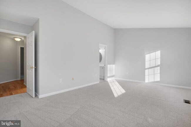 Building Photo - 7267 Olde Lantern Way