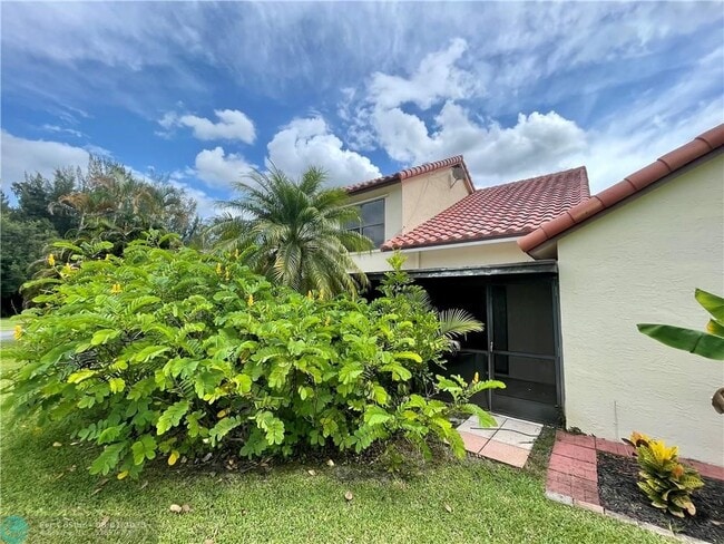Building Photo - 10253 Riverbend Terrace