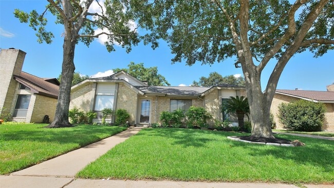 Building Photo - 21626 Park Tree Ln